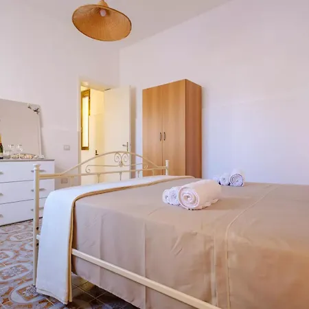 With Sea Views In Relax In Style *