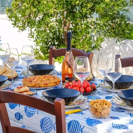 With Sea Views In Relax In Style